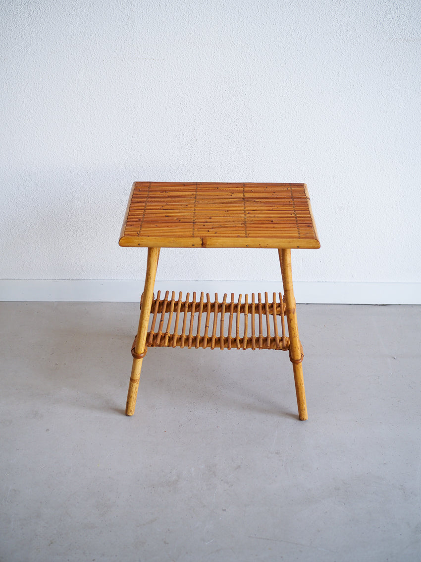Petite table basse ou d'appoint en rotin