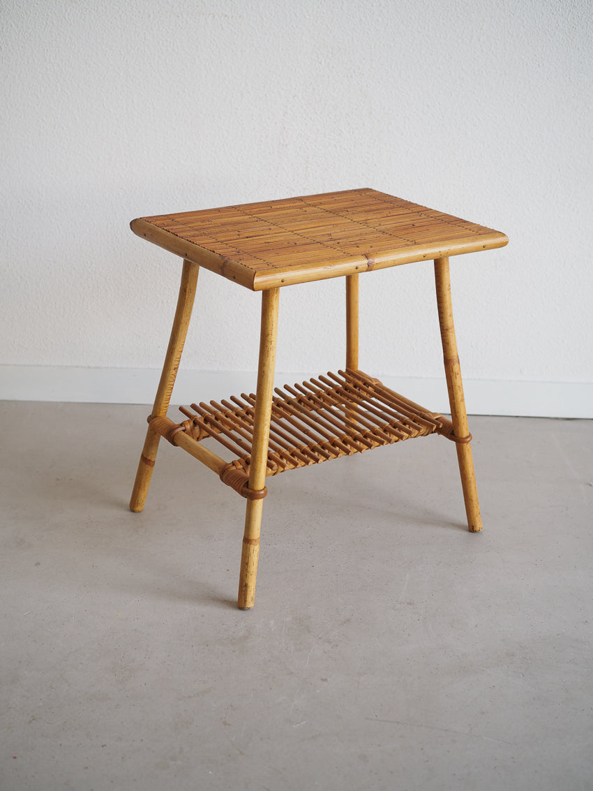 Petite table basse ou d'appoint en rotin