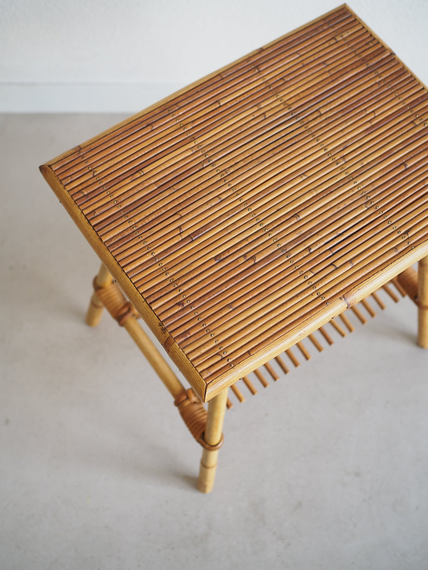 Petite table basse ou d'appoint en rotin