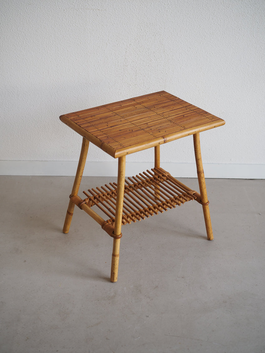 Petite table basse ou d'appoint en rotin