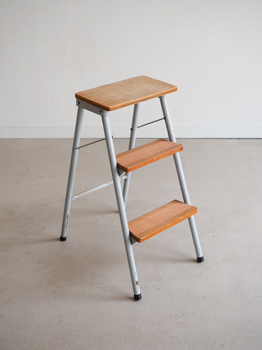 Tabouret / petit escabeau en bois et métal