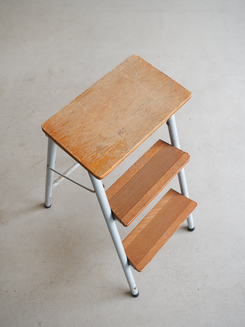 Tabouret / petit escabeau en bois et métal