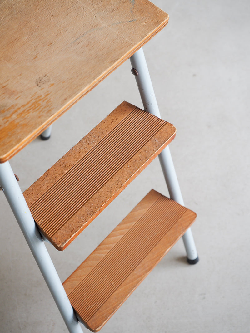 Tabouret / petit escabeau en bois et métal