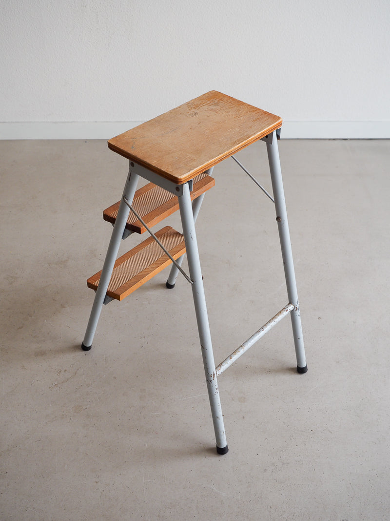 Tabouret / petit escabeau en bois et métal