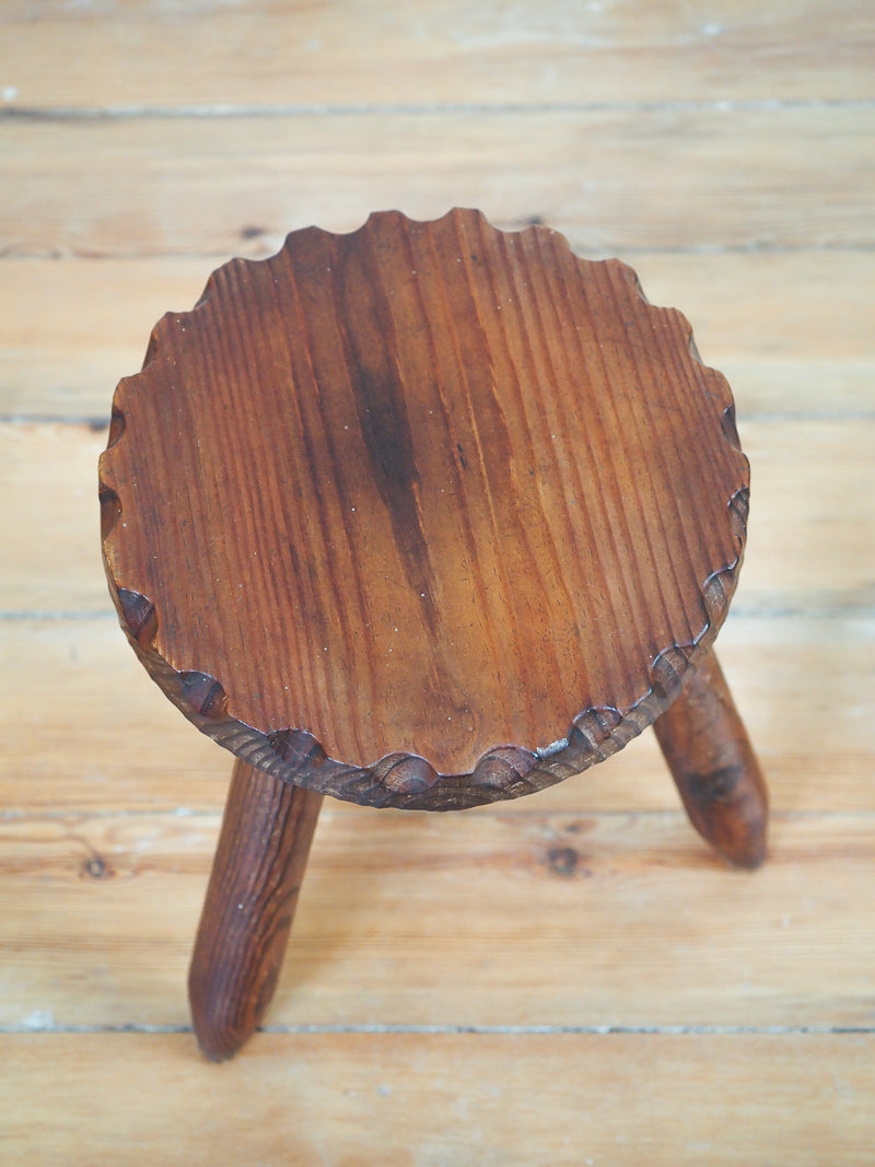 tabouret tripode de vacher vintage