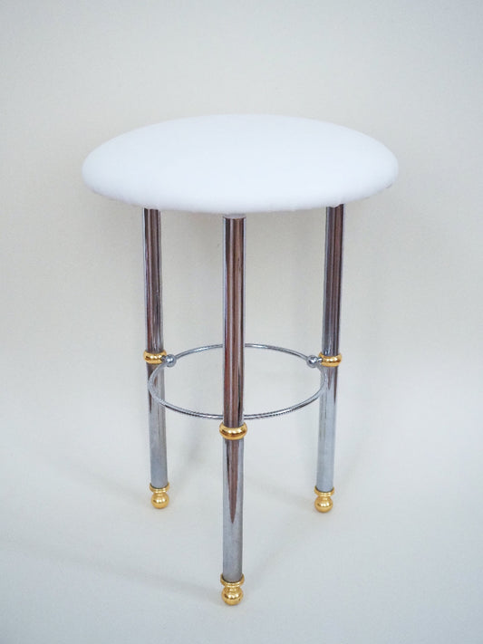 Tabouret tripode en métal chromé et doré