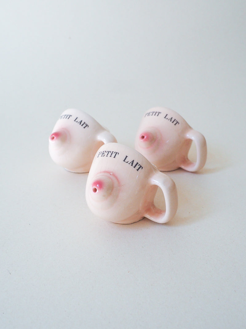 3 Petites tasses à liqueur vintage en forme de sein « Petit Lait » – Objet érotique