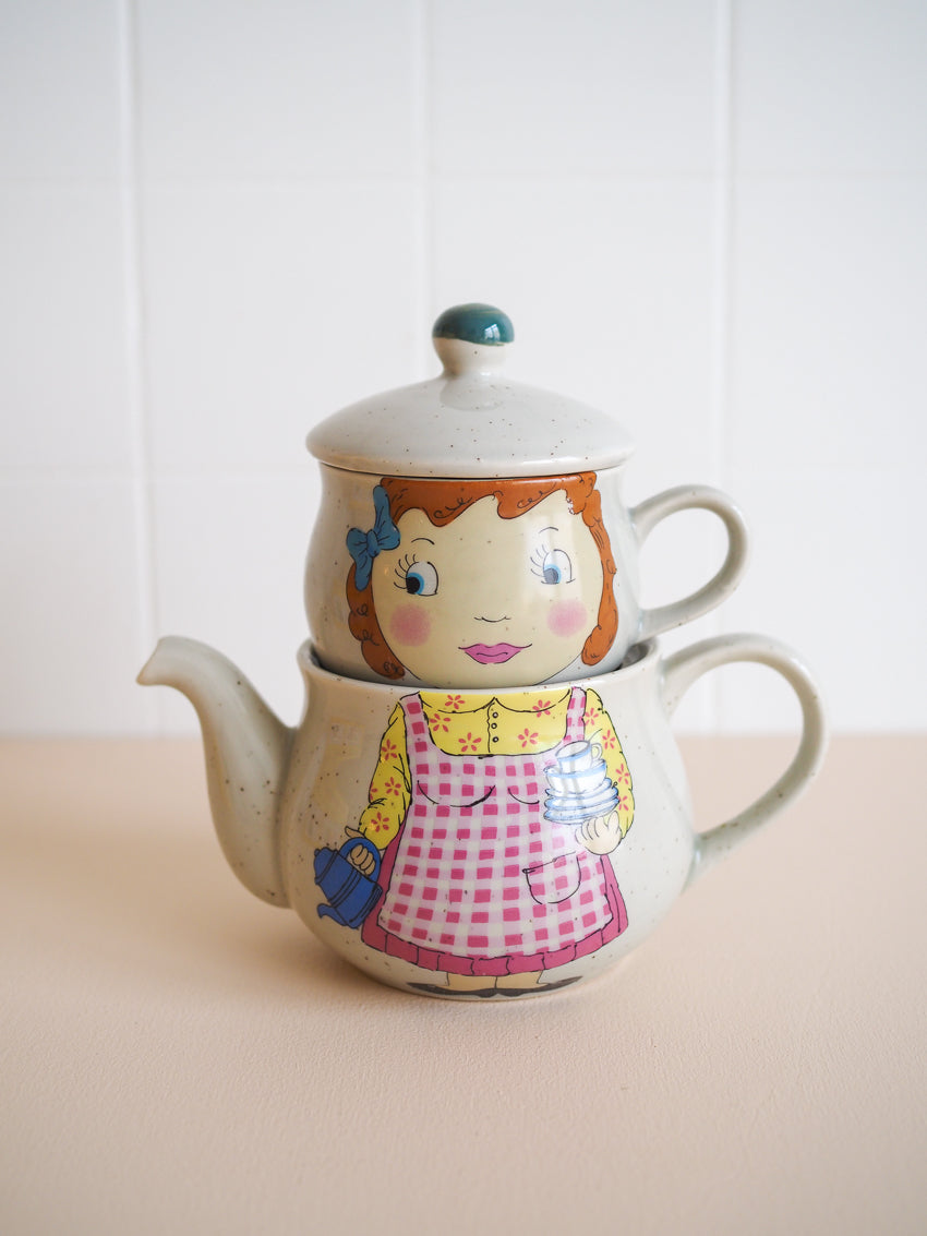 Théière individuelle vintage avec sa tasse maman