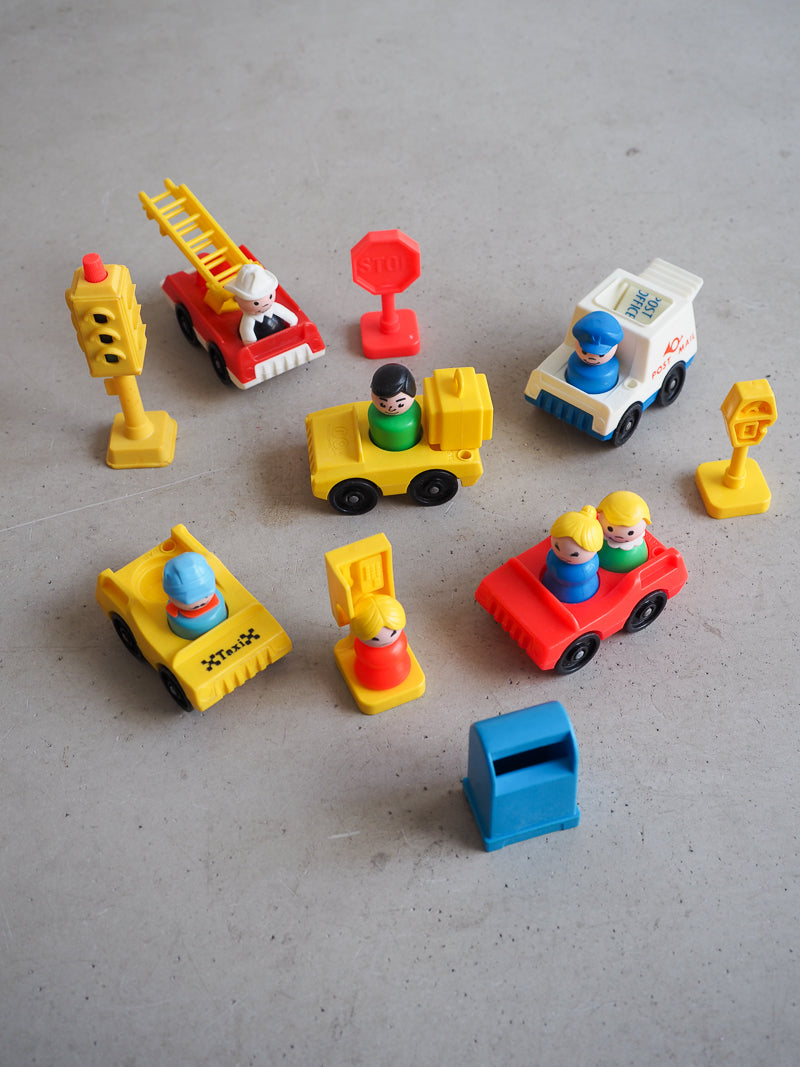 lot 23 éléments Little People Fisher Price vintage véhicules / personnages / panneaux