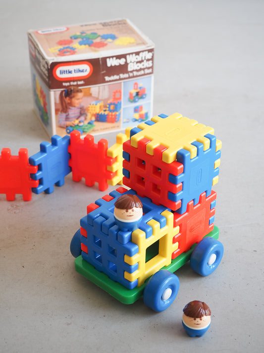 Jeu Wee Waffle Blocks et personnages oeuf Little Tikes